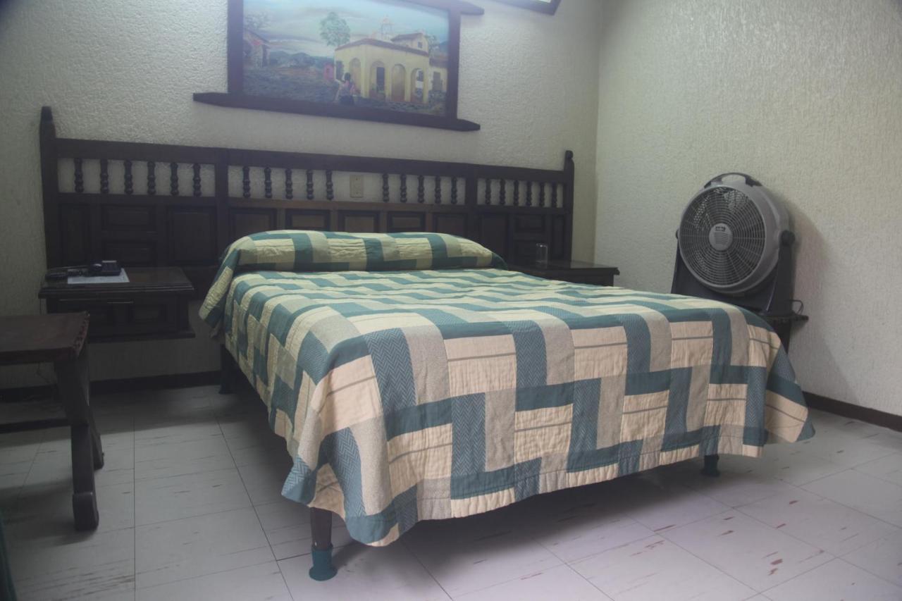 Hotel Iberia Cordoba Ruang foto